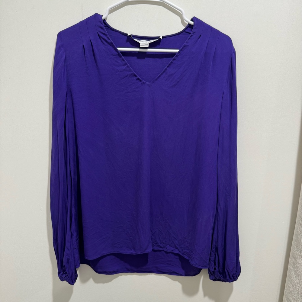Diane Von Furstenberg 100% Silk Purple V-Neck Blouse Size 6‎ Long Sleeve
